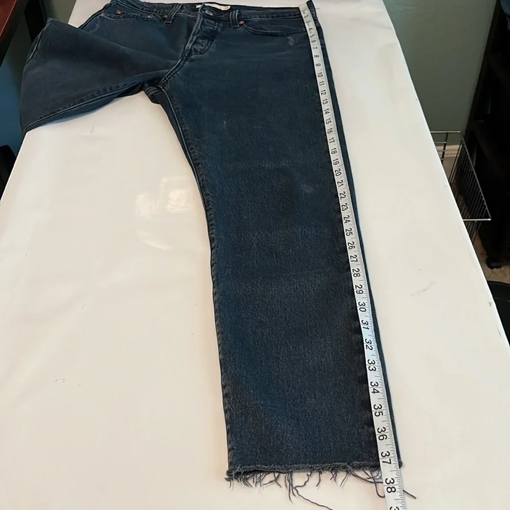 Levi’s Premium High Rise Wedgie Size 29
